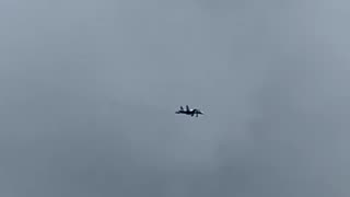 Russian Su34 Fighter-Bomber Crashs After Rear Landing Gear Won't Deploy