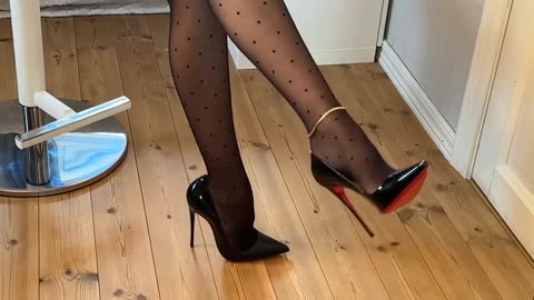 Close-ups try on ,soft spoken | Pantyhose | Black skirt, high heels, anklet | Office outfit Idea