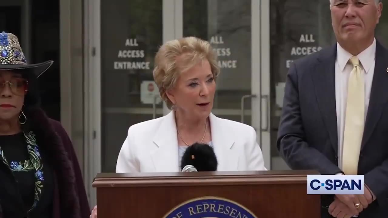 Linda McMahon Crashes Democrat Press Conference, Takes The Podium