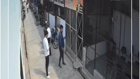 25-Year-Old Lawyer Dies Suddenly on Camera in Lucknow Tehsil – Another Heart Attack Horror!