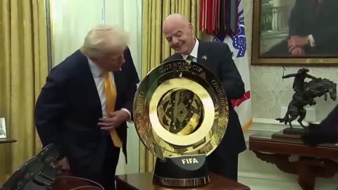 Samsonite07 - #Trump Le président Trump et le président de la #FIFA, Gianni Infan...