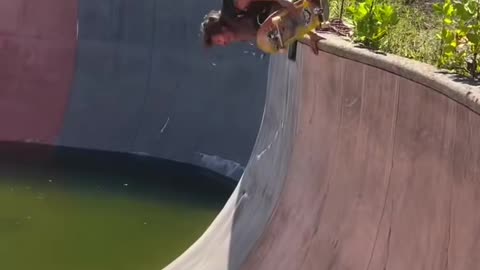 🤯🛹 This Bowl Looks Insane! Wait Till You See It | SkateNation