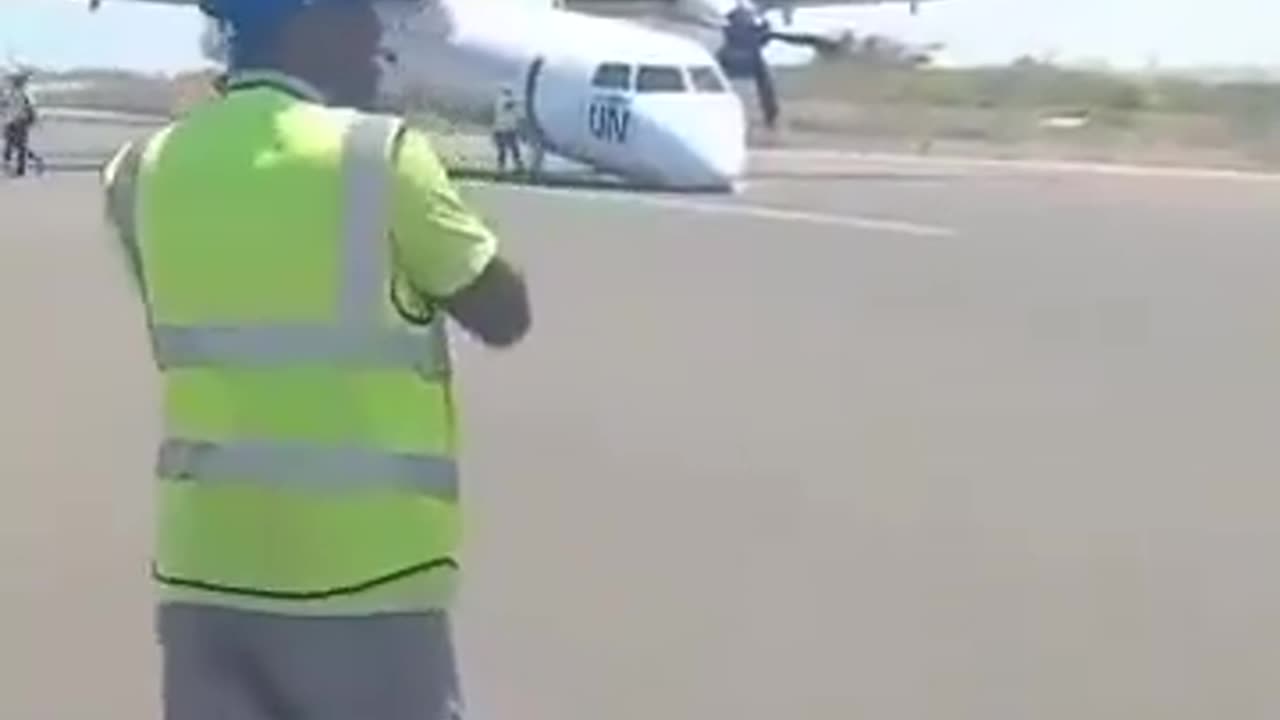 A UN Dash 8 aircraft landed safely at Aden Adde International Airport in Mogadishu