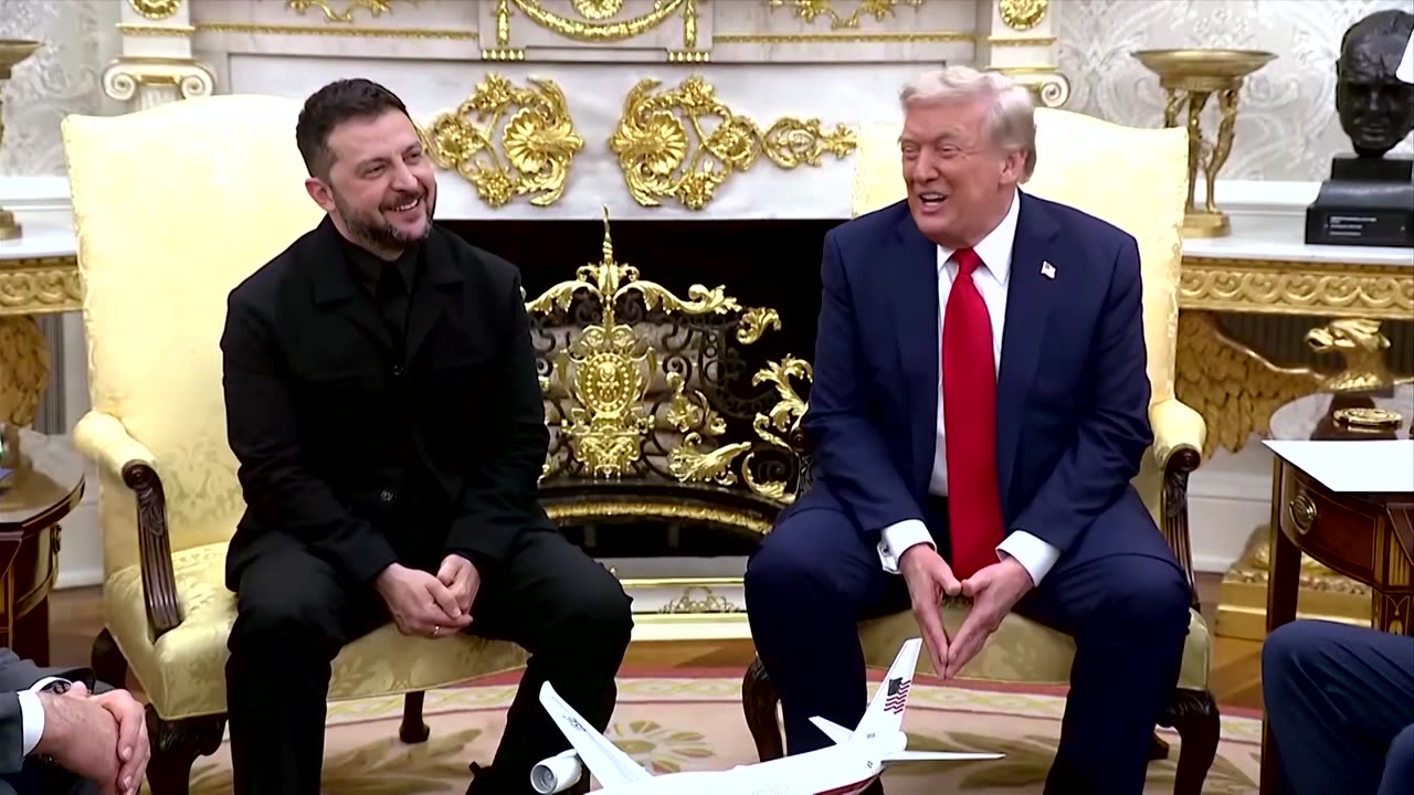 Reporter compliments Zelenskiy's suit during meeting with Trump