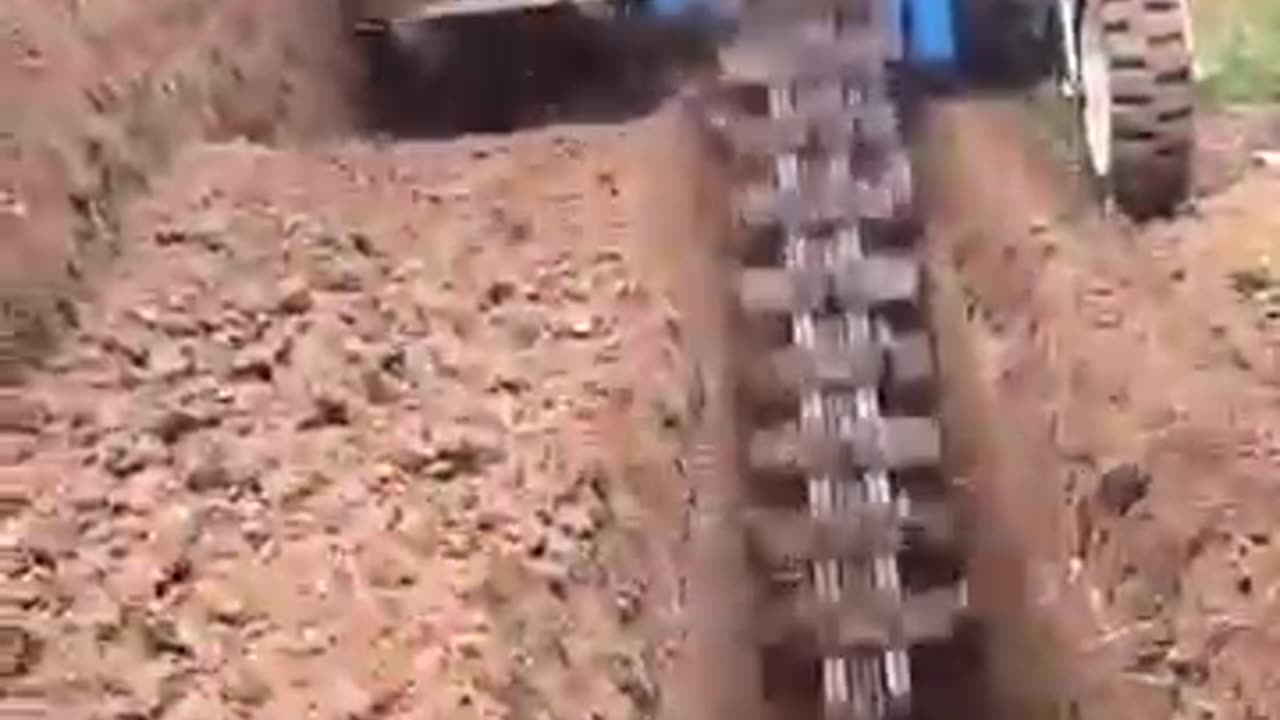 How Can This Chinese Trencher Dig So Fast? ⏱️💥