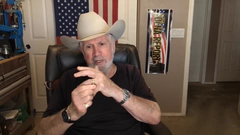 Checkout These 3 Links, How Does Kirks Wedding Ring Go From His Third Finger To His Pinky?