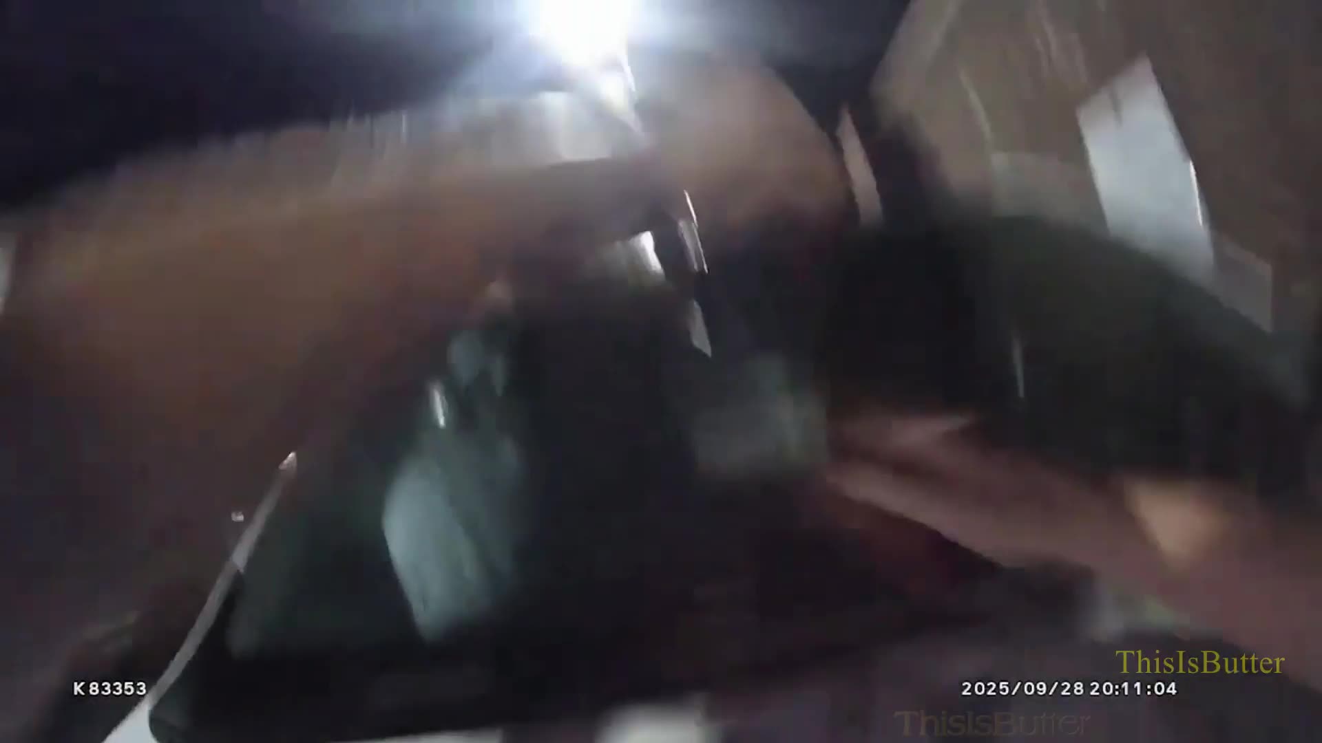 Handcuffed suspect climbs over police vans, over a wall and breaks his back to escape officers