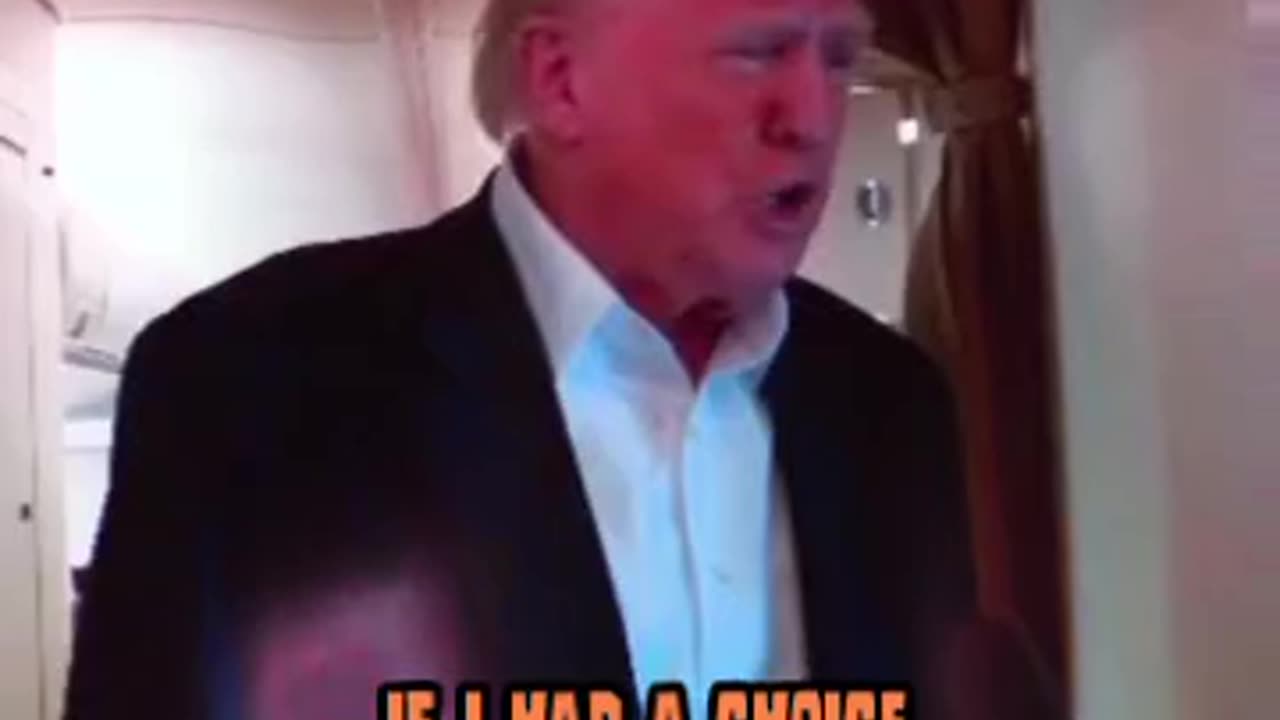 Trump SNAPS on Air Force One: “Dumbest Question Yet!” Reporter SHUT DOWN Over SignalGate 🚨