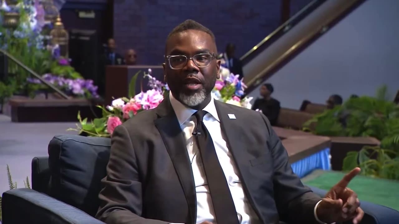 Chicago mayor reveals why he doesn't hire White people to run the city