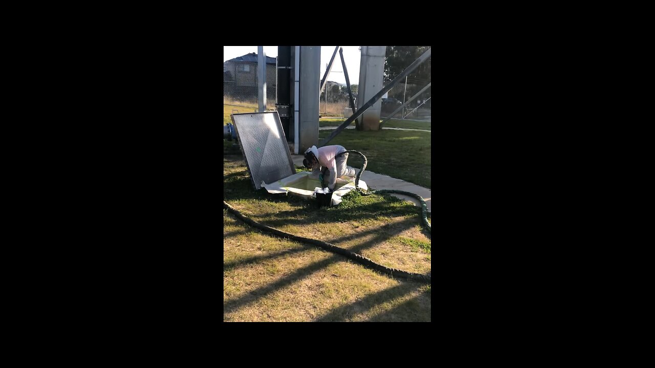 Polyurea Spraying under a Water 💧 Tower