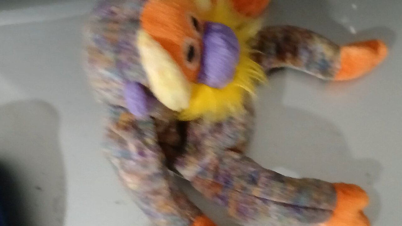 Bananas Steals A Lunchly From Walmart / Grounded