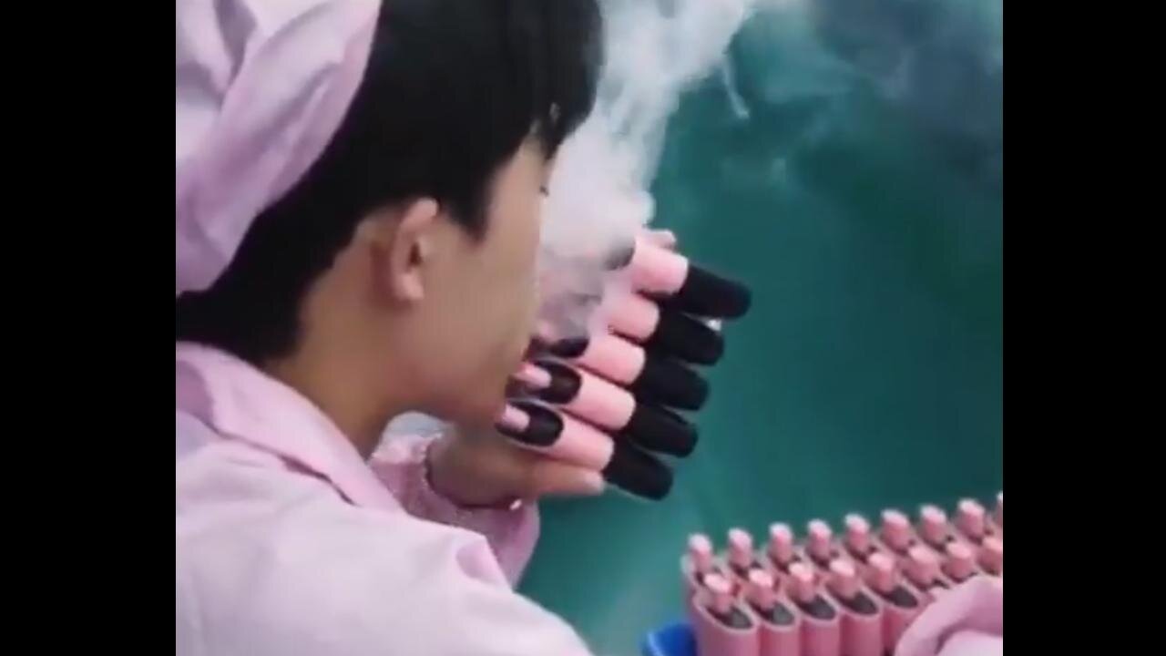 Shenzhen factory workers test as many as 10,000 vapes each day💨