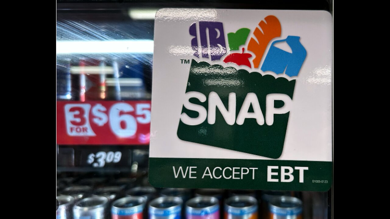 Trump Asks Top Court to Halt Order Providing Full SNAP Payments for Nov..mp4