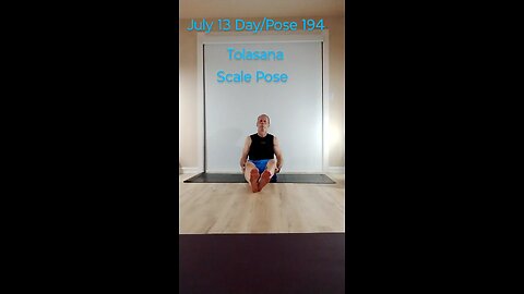 Tolasana / Scale Pose