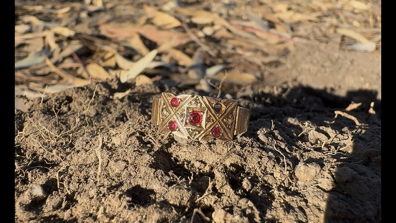 Striking Old Gold Found Metal Detecting