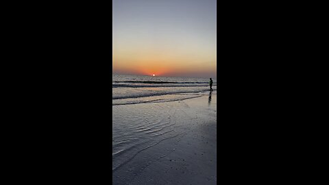 Sunset Residents Beach 4/17/2025 | 4K