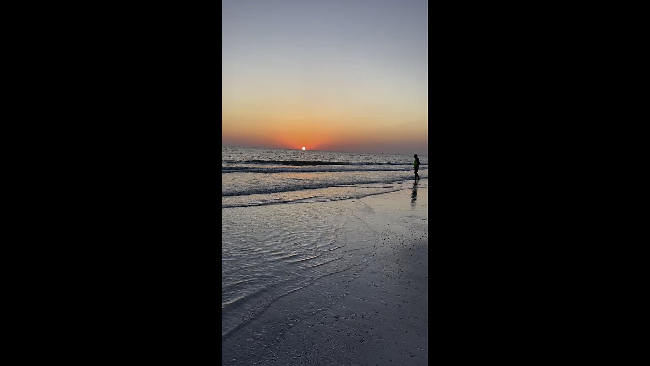 Sunset Residents Beach 4/17/2025 | 4K