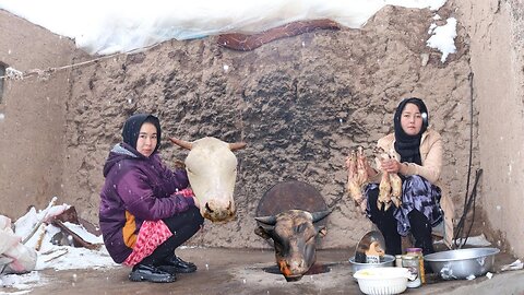 Surviving the coldest village with heavy snowfull in Afghanistan -50° cooking beef head