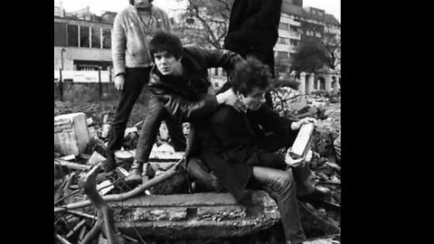The Stranglers - Hanging Around