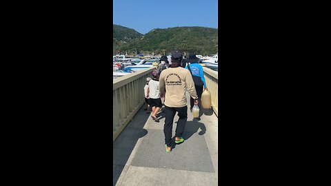 i’m go travel at vinhhy beach with my friend in viet nam