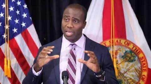 Breaking Florida Banning all Covid Vaccines Mandates