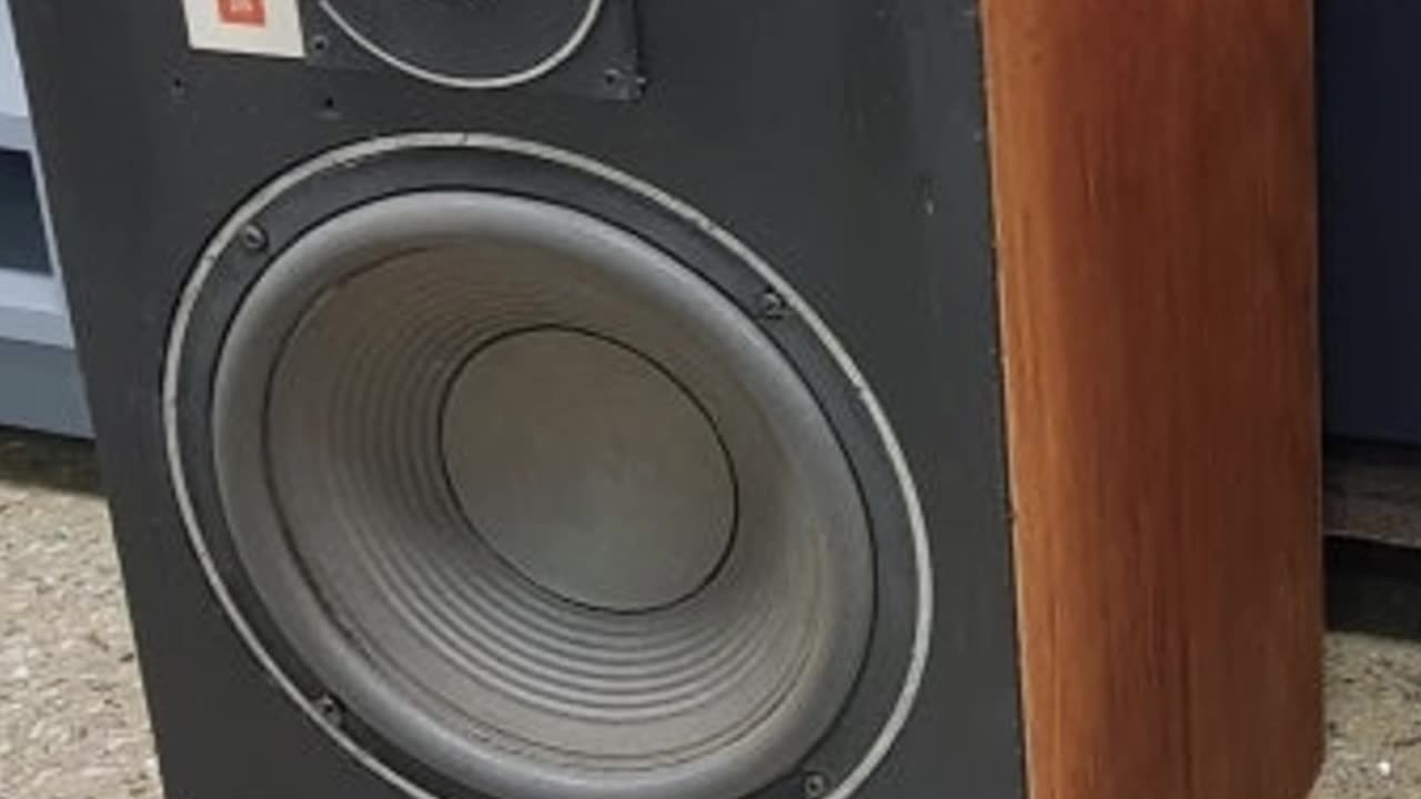 JBL Decade 26 Speaker