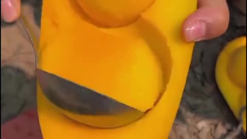 Cutting a Lot of Mangoes in One Go .