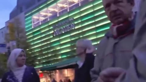 The German woman has had enough and doesn't want gazebo that promotes Koran