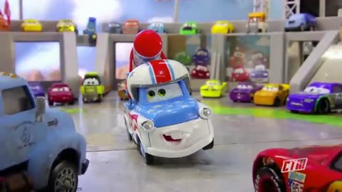 Lightning McQueen Caught Speeding! Sheriff & Miss Fritter Team Up in Crazy Speedway Obstacle Course!