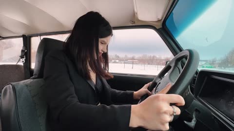 CAR STUCK ｜｜ Lovely brunette stuck in the snow. Mud sole boots