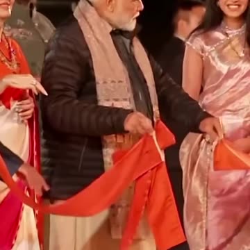 Anant Ambani and PM Modi meet at Vantara. #FutureReady #anantdadadt