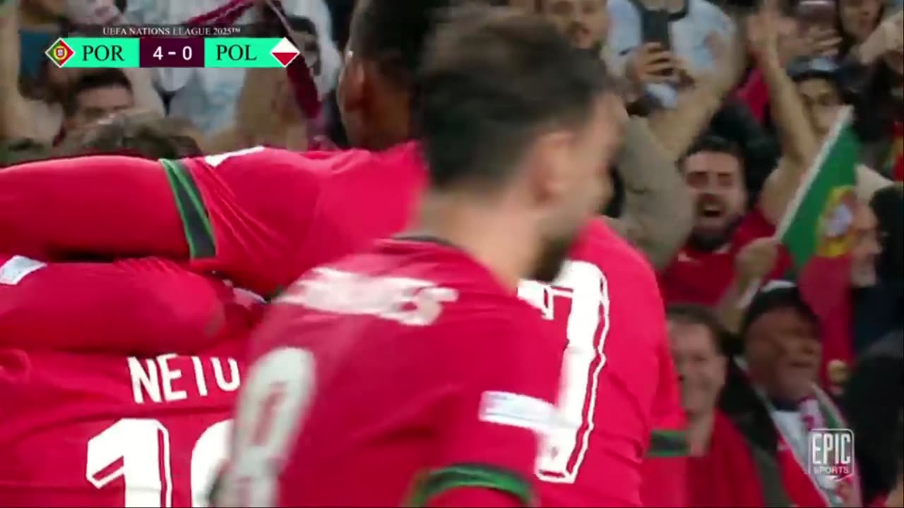 WHO CAN STOP CRISTIANO RONALDO 🔥EVEN AGE FAILED TO STOP THE LEGENDARY DON ! PORTUGAL CRUSHED POLAND