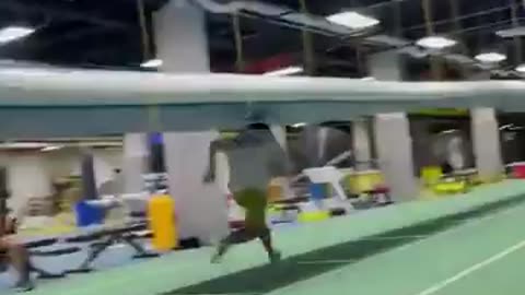 Machine for the practicing perfect posture when starting a race