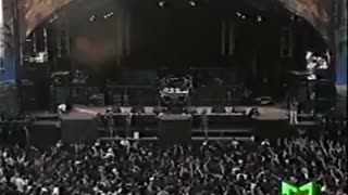 Megadeth performing "Symphony Of Destruction" in Italy, 1992