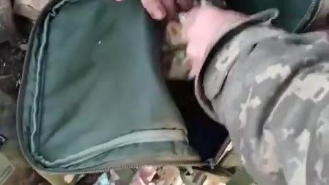 🎒🔍 Ukraine Russia War | Ukrainian Brigade Unboxes Russian Gear Post Assault | RCF