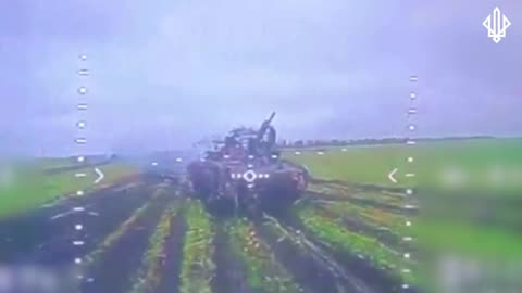 Russian Tanks Move to Advance on Ukrainian Lines