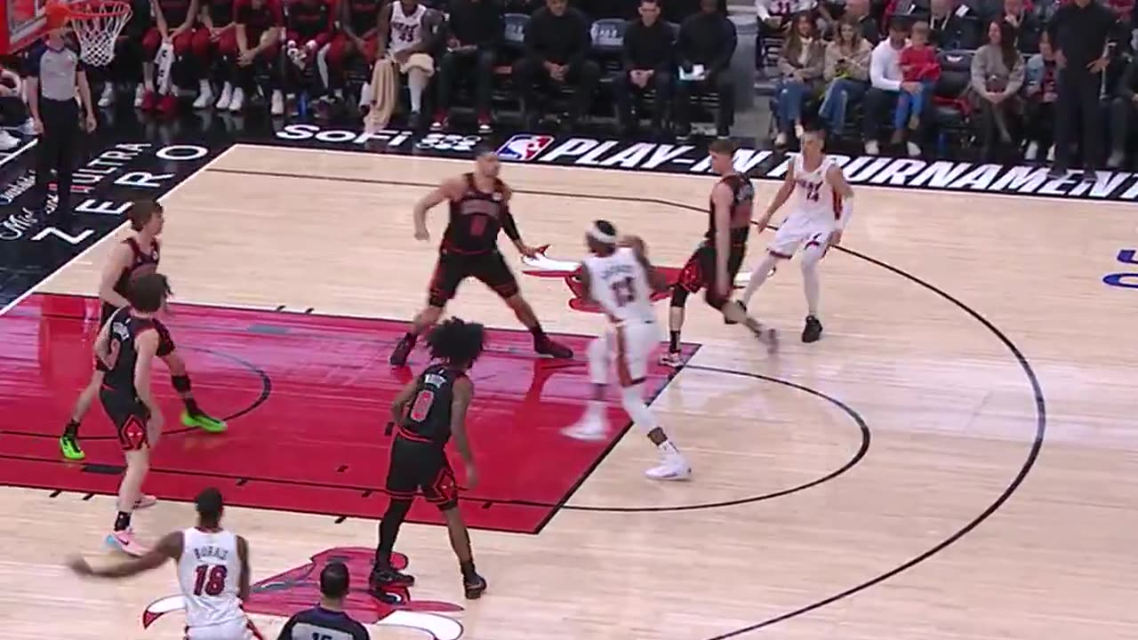 NBA - Herro ➡️ Bam for the slam early 😤