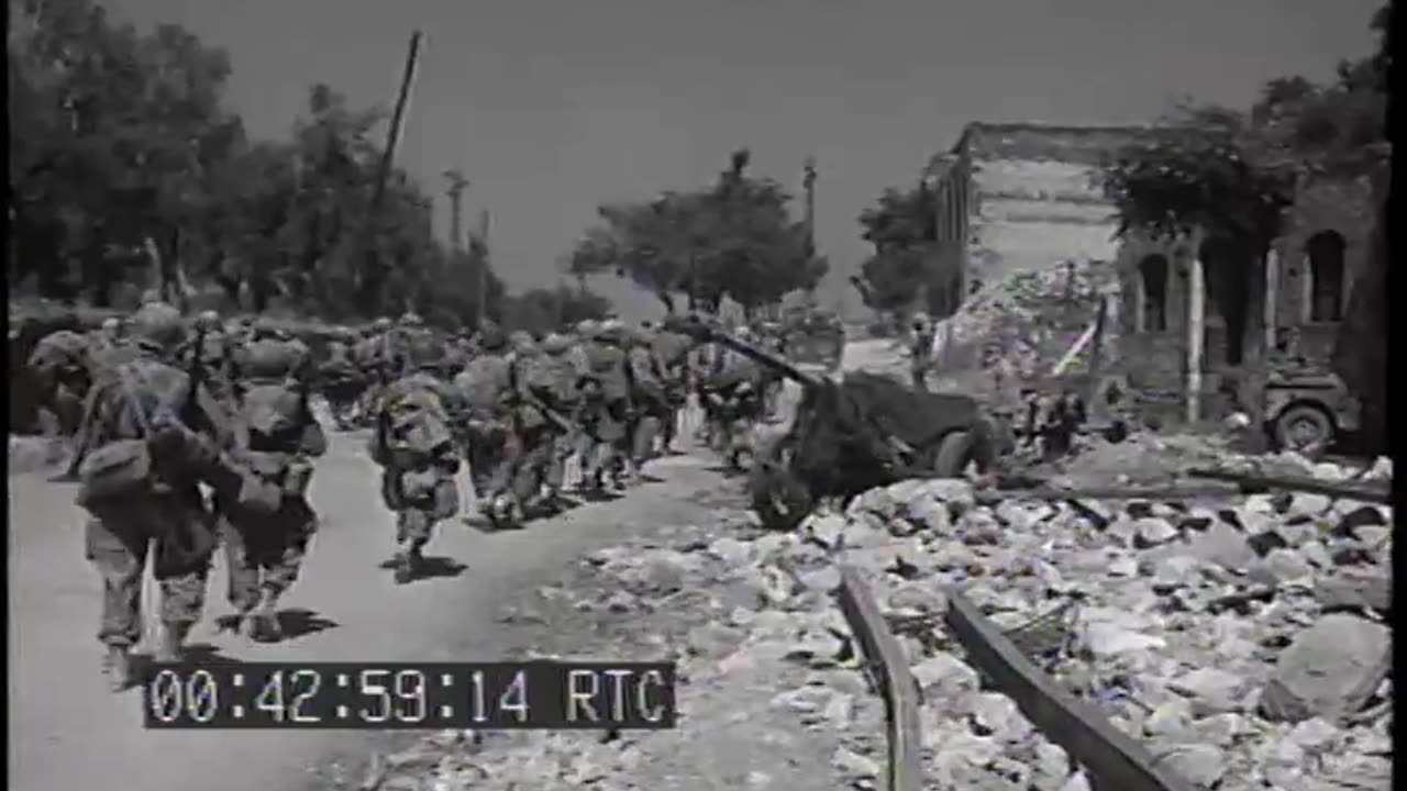 AMERICAN TROOPS ADVANCE, SHELL CI... - AMERICAN TROOPS ADVANCE, SHELL CISTERNA, ITALY - 428-npc-4181