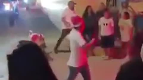 Christmas parade of the cartel: drug traffickers distribute gifts in Mexico