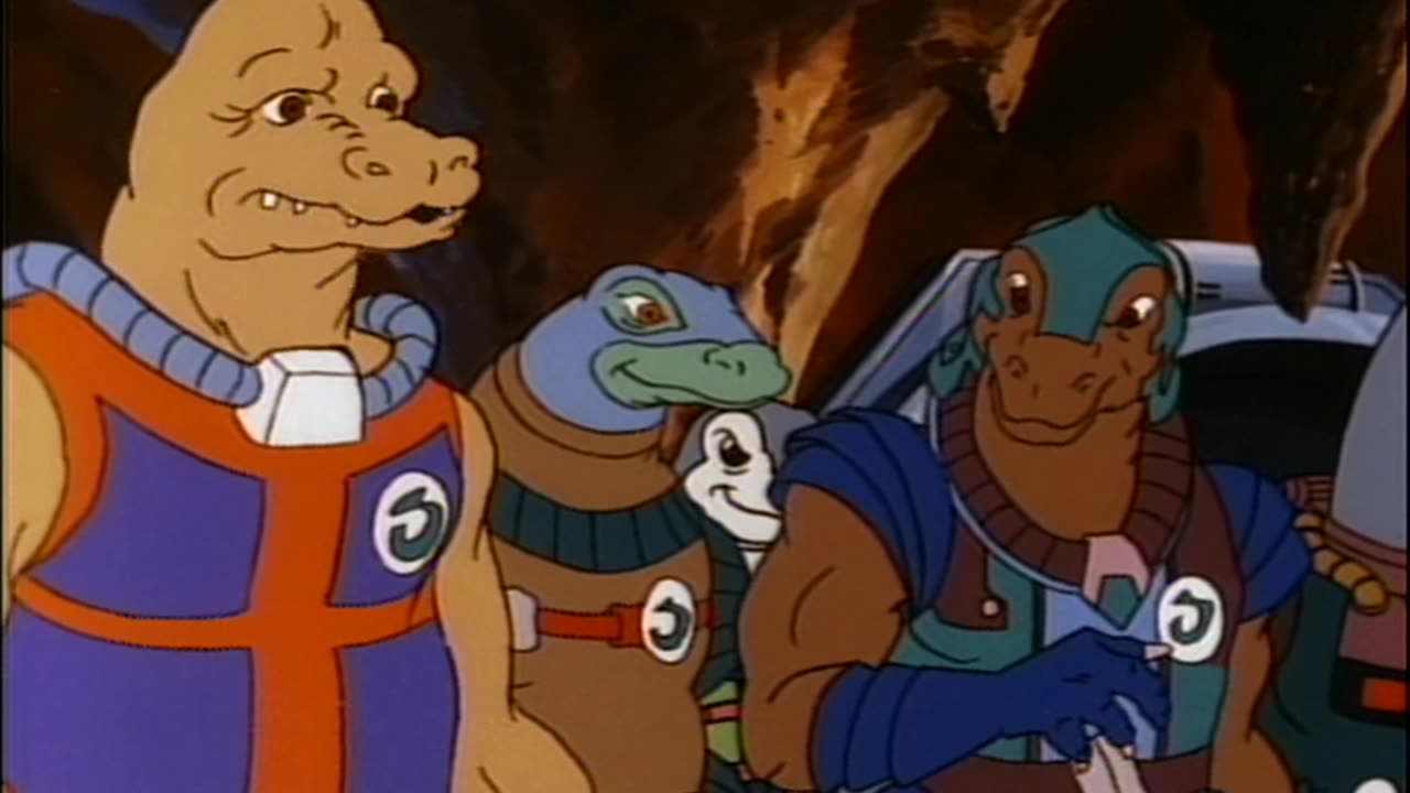 DINOSAUCERS - Ep. 28 - Beach Blanket Bonehead