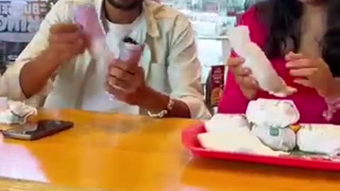 Viral: 1 Burger 100 rupee’s challenge #shorts #shortsfeed #youtubeshorts #ytshor