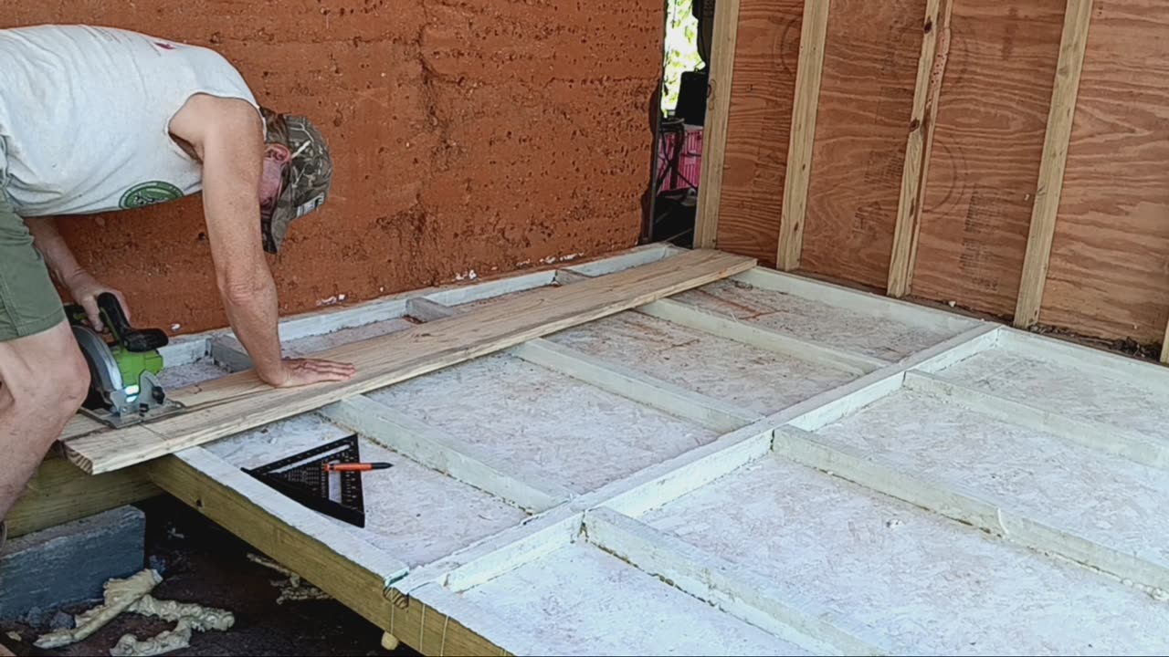 Cold room built part 7: Subfloor decking