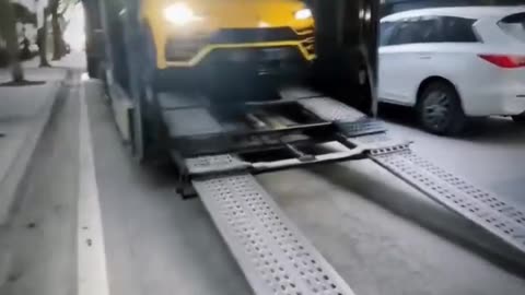 🔥 Witness a Lamborghini Get Safely Loaded Into an Enclosed Trailer!