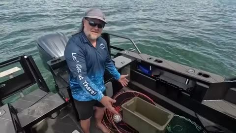 CATCHING Crabs and Fishing How hard can it be-_part1