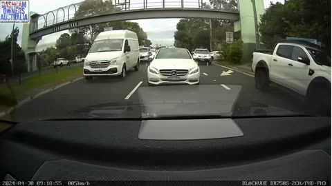 Intense dash cam footage you cannot imagine what happens - dash cam videos - DAILY UPLOADS