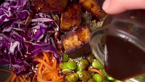 🌱🍲 "Vegan Tofu Quinoa Bowls" 🌱🍲