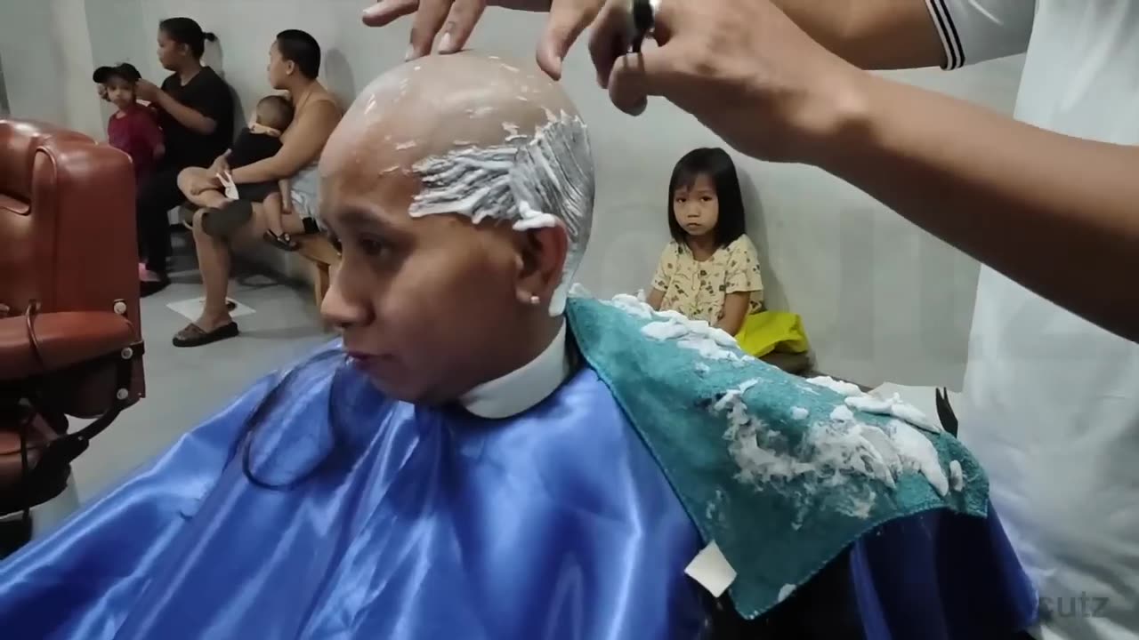 Woman long hair to shave with razor 2025