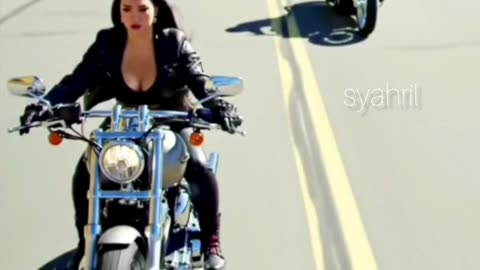 wow, amazing giant motorbikes rule the highway