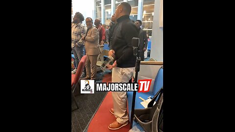 Now this is how you play a tambourine 🕎 🔥👏🏾👋🏾👏🏾🔥👏🏾👋🏾 #praisebreak #houseofgod tambourine guy