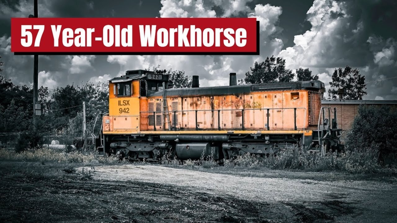 Classic EMD Locomotive & BNSF Train Action in Westmont & Downers Grove – Metra, Freight & Amtrak!
